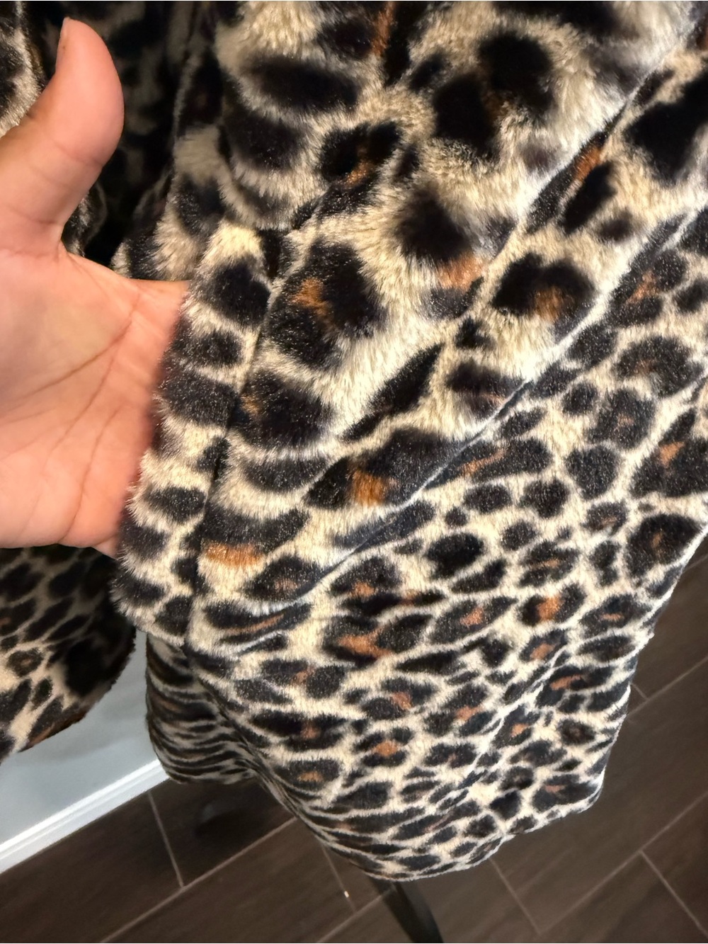 Altar'd State Faux Fur Leopard Print Coat Animal Small - Picture 4 of 7